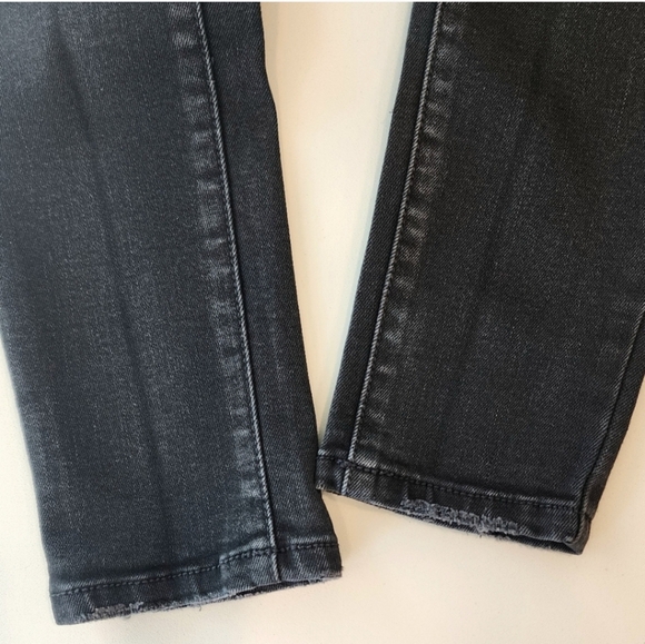 Buckle  - Distressed Ankle Skinny Jeans - Kancan Signature - Picture 8 of 9